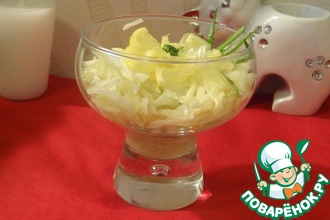 Узнай рецепт: салат из сельдерея, капусты и яблок