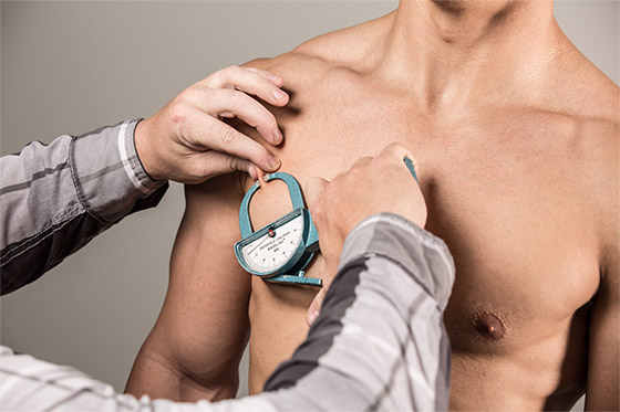 Измерение складки груди у мужчин