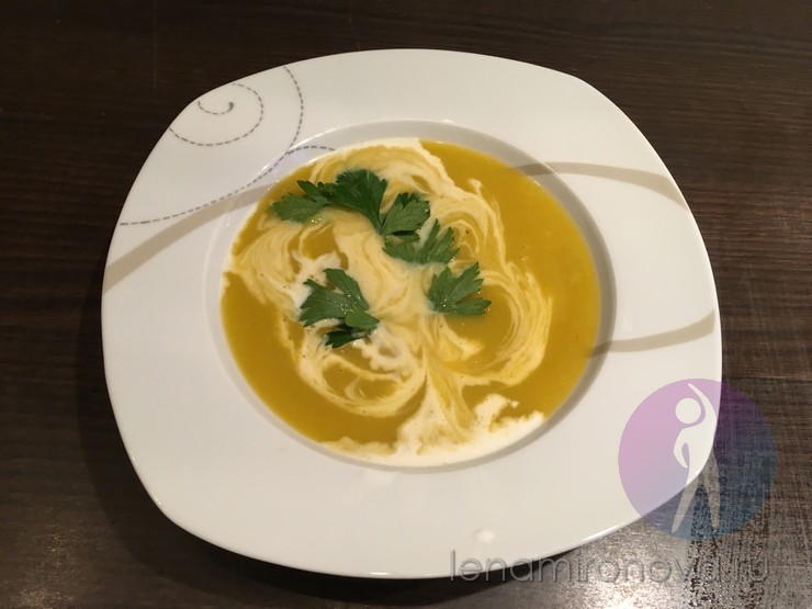 тарелка сливочного супа
