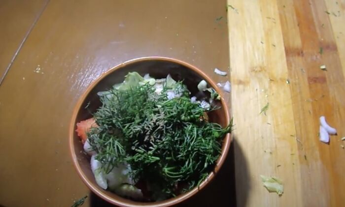 Салат из сельдерея и помидоров