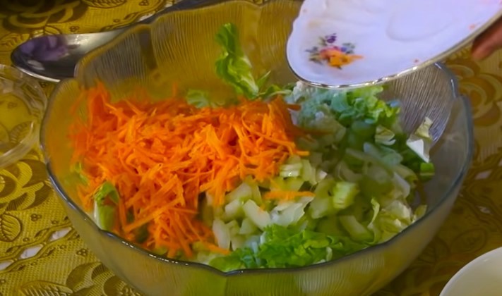 Салат из сельдерея - 8 простых и вкусных рецептов
