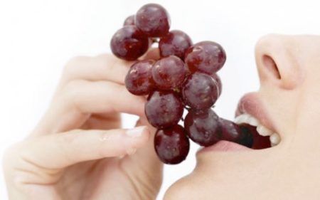 калорийность черного винограда